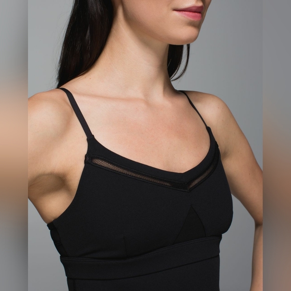 🌷SOLD🌷Lululemon Strappy Cage Bra Tank Cami▪︎Keyhole▪︎Mesh Inlays▪︎BLACK▪︎10 - Picture 3 of 11